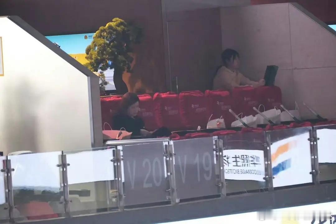 🐟今天生日会有人关注么，华华也来了 