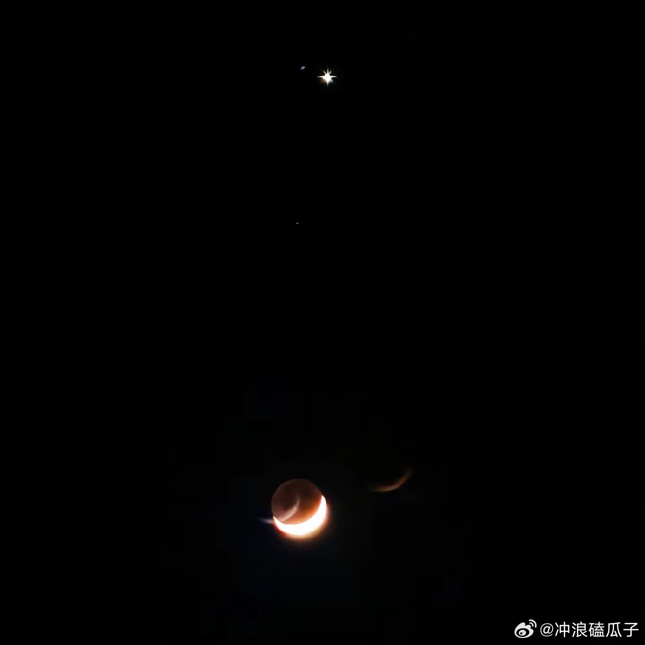 用手机拍血月曝光时间要足够长给你们看看什么是遥遥领先 ​​​