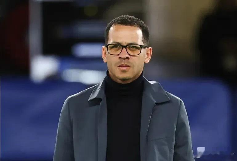 据英媒talkSPORT报道，切尔西前主帅罗森尼尔在任期间被队中的一名资深球员戏