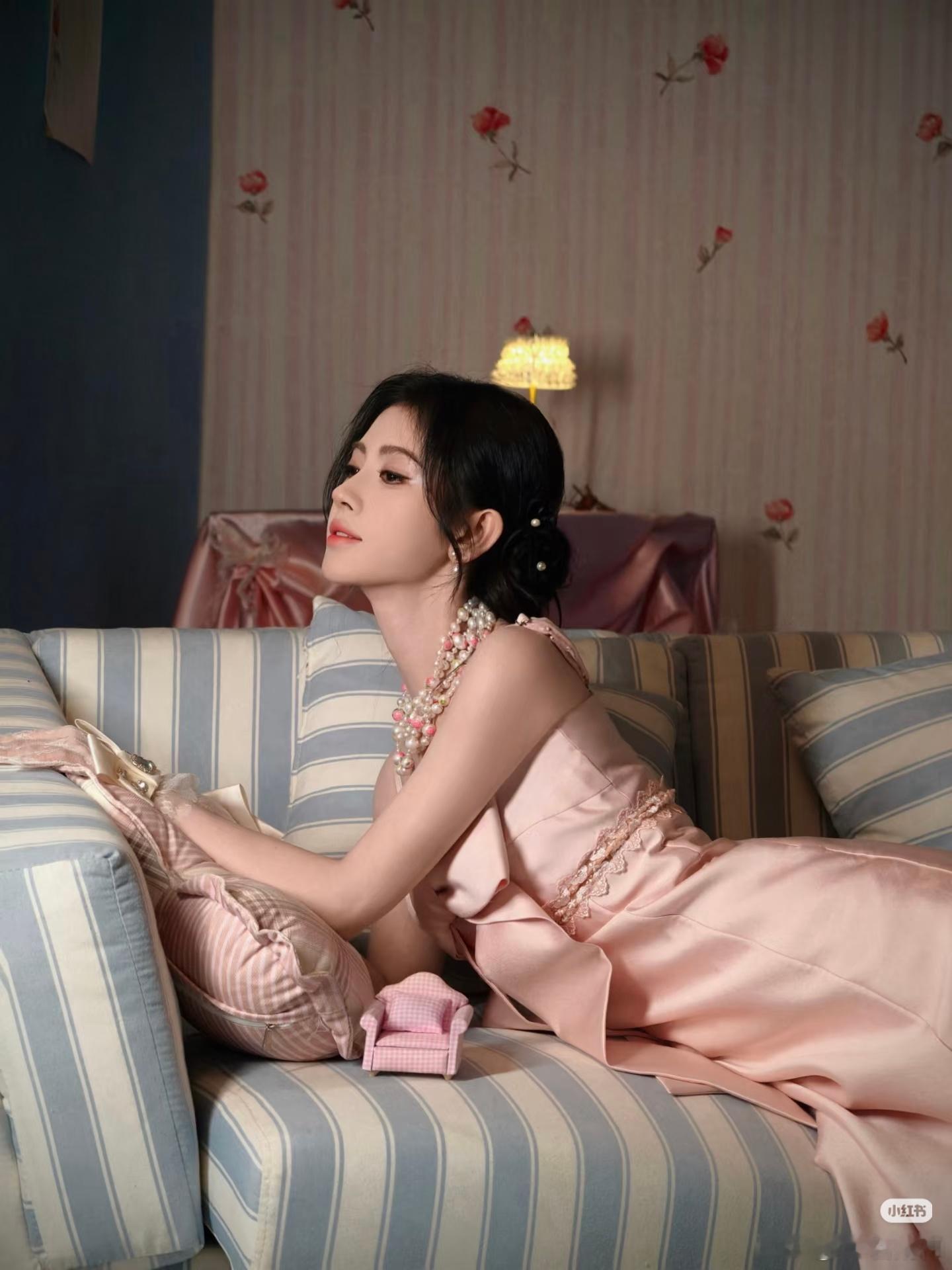 鞠婧祎阿黛 jjy 鞠婧祎苏绿夏“我拼尽所有的力量奔赴向你，见一面吧，不只是在相