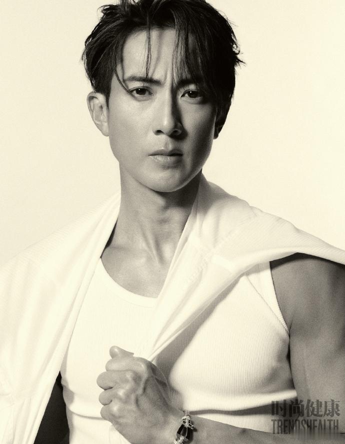 吴尊时尚健康冬季刊封面人物 吴尊的高能量气场太绝了！不管是杂志拍摄还是日常状态，