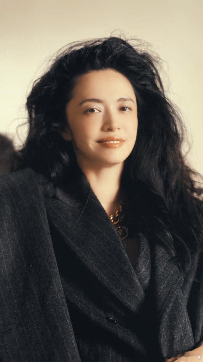 武林外传BGM自动响起武林外传开播 20 年了！看到倪虹洁他们同框，BGM 立马