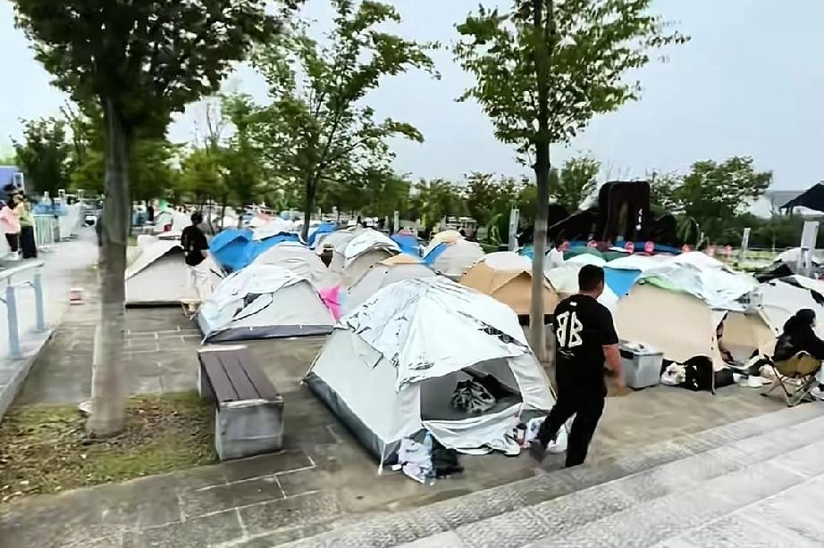 “你涨你的价，我住我的帐篷”

过去我就对节假日涨价收割游客（美其名曰淡旺季调节
