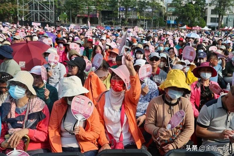 杨琼璎造势大会 主办方宣布“现场3万人”

杨琼璎今天（21日）下午举办的“万人