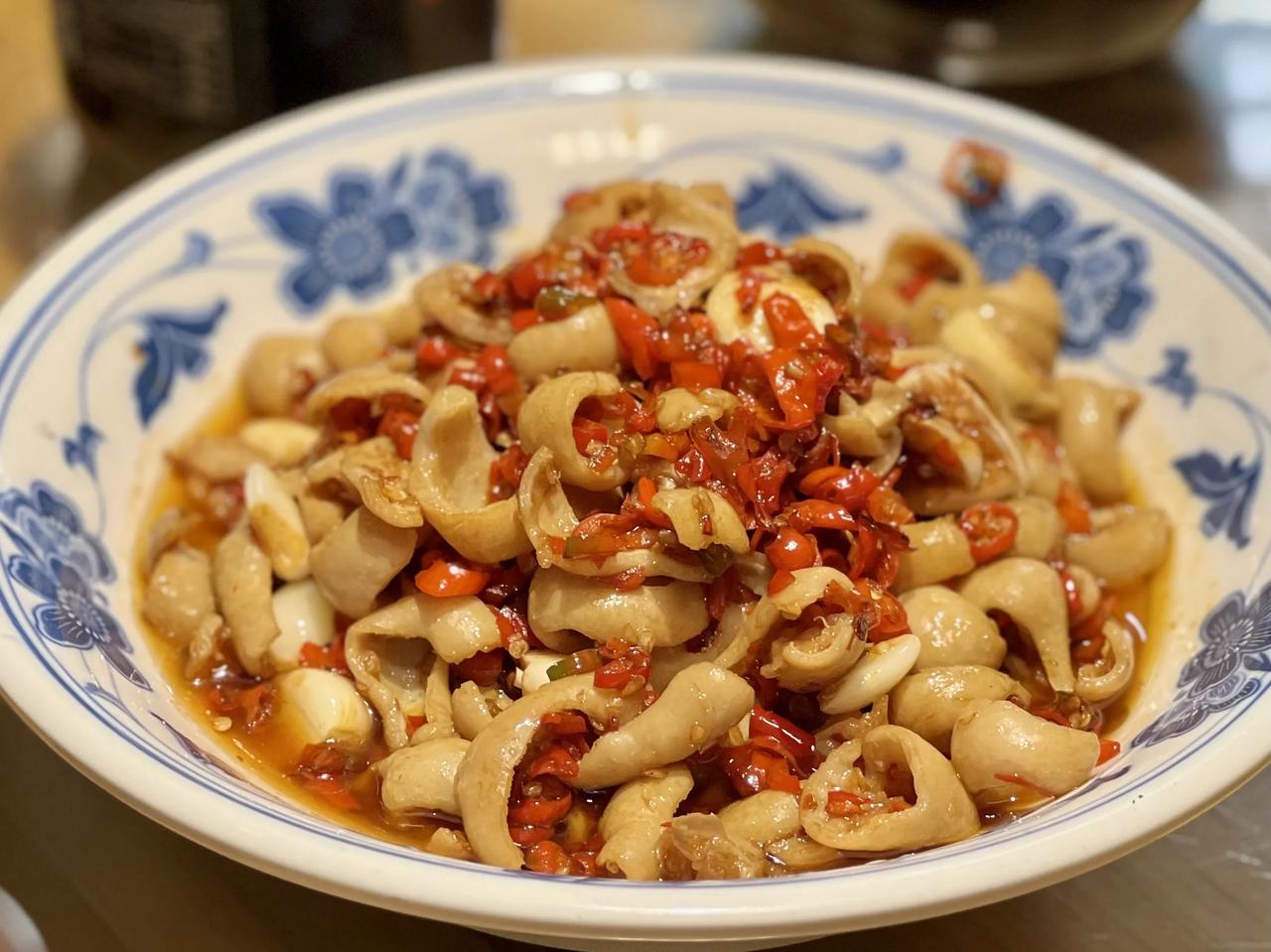 这次来长沙吃高端湘菜，还去了浏阳和株洲吃土菜，去湘潭吃米粉，基本探到了湘菜天花板