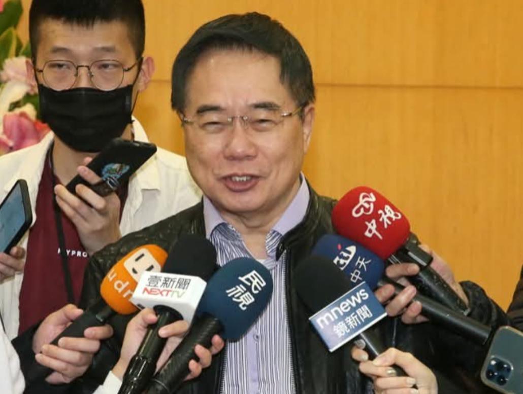 国民党前立委蔡正元入狱服刑一段时间，老友、前立委邱毅透露他探监看到的情况
73 