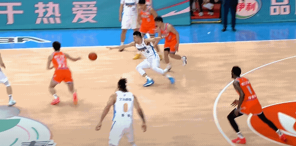 福建男篮真的是不怵北京北汽，看了很多年两队比赛，即便北京北汽赢得多，但是打福建也