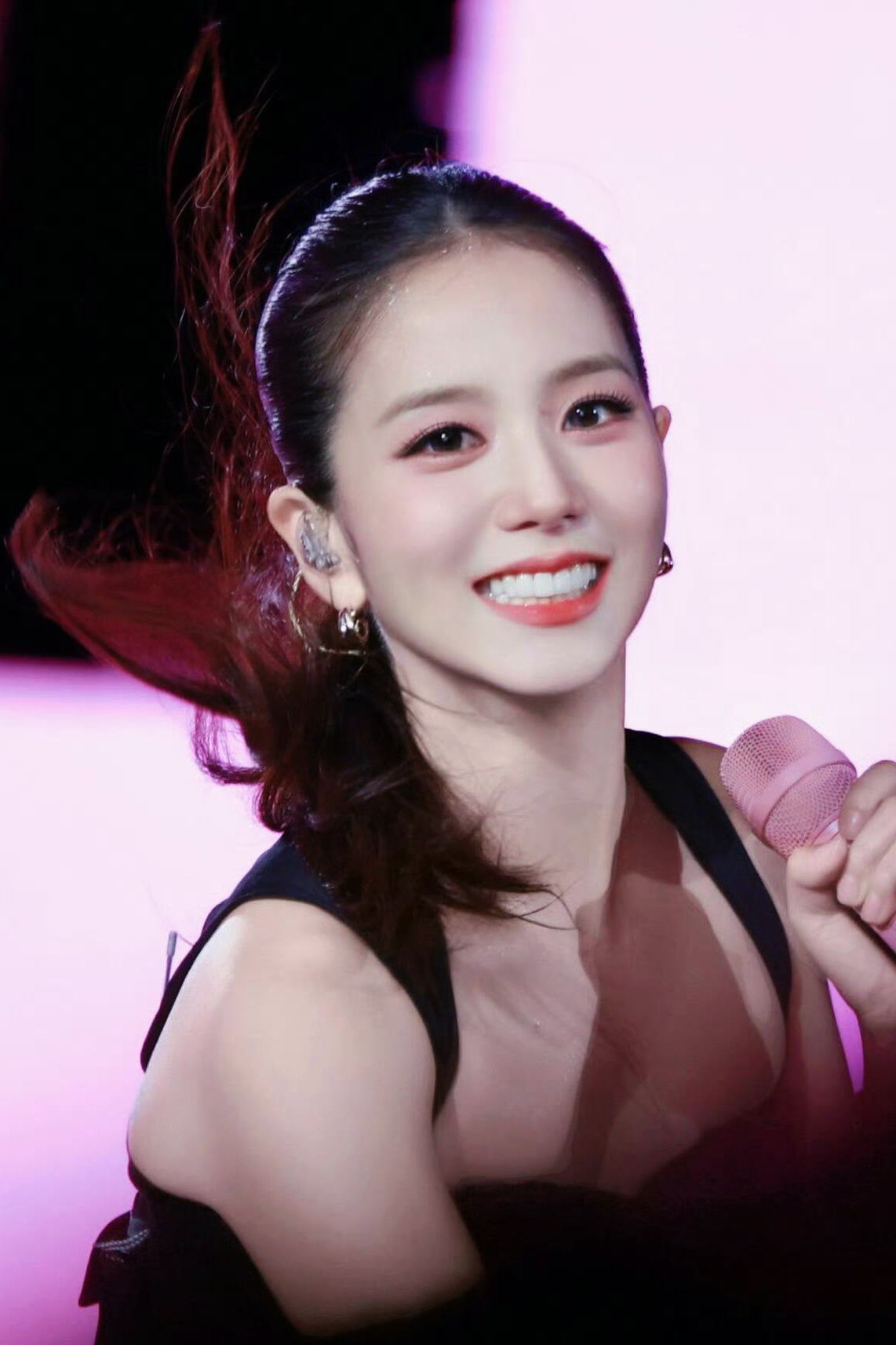 光头被拉去选美比赛都能拿第一的程度….. ​​​