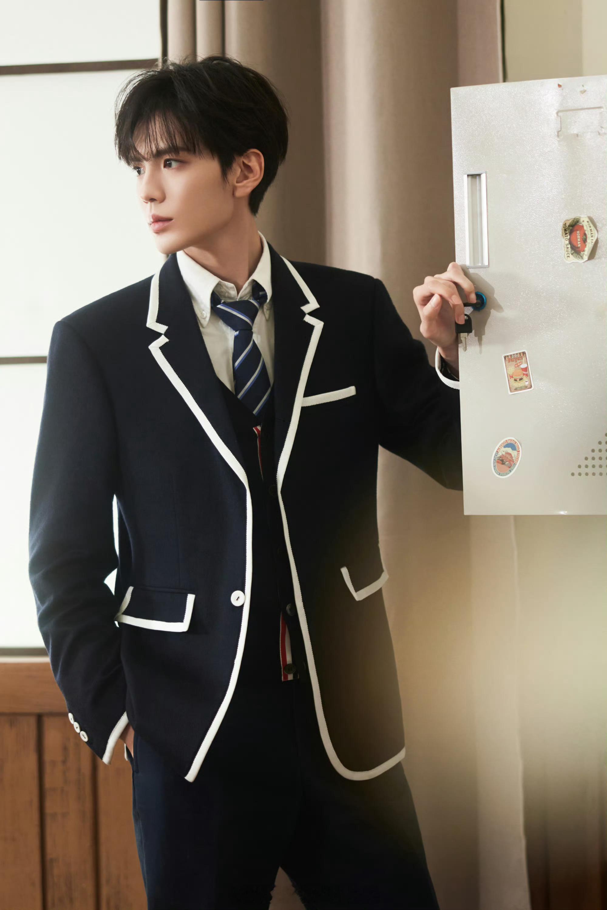 毕雯珺生日快乐，2025是收获满满的一年，有大爆现偶深情眼李靳屿出圈，还有自己的