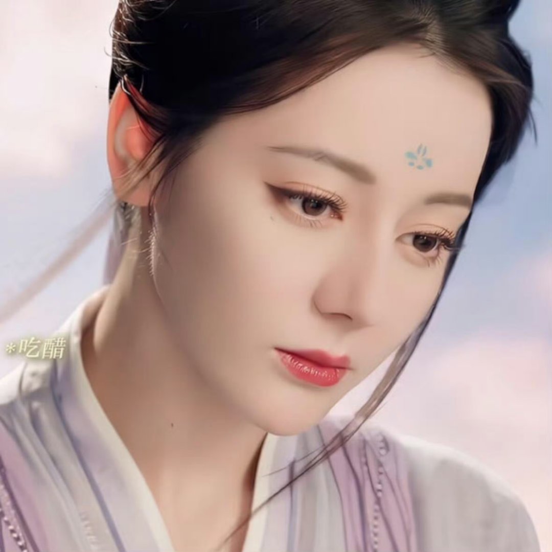 我们贺思慕版的李长歌，发型很像吧！白日提灯