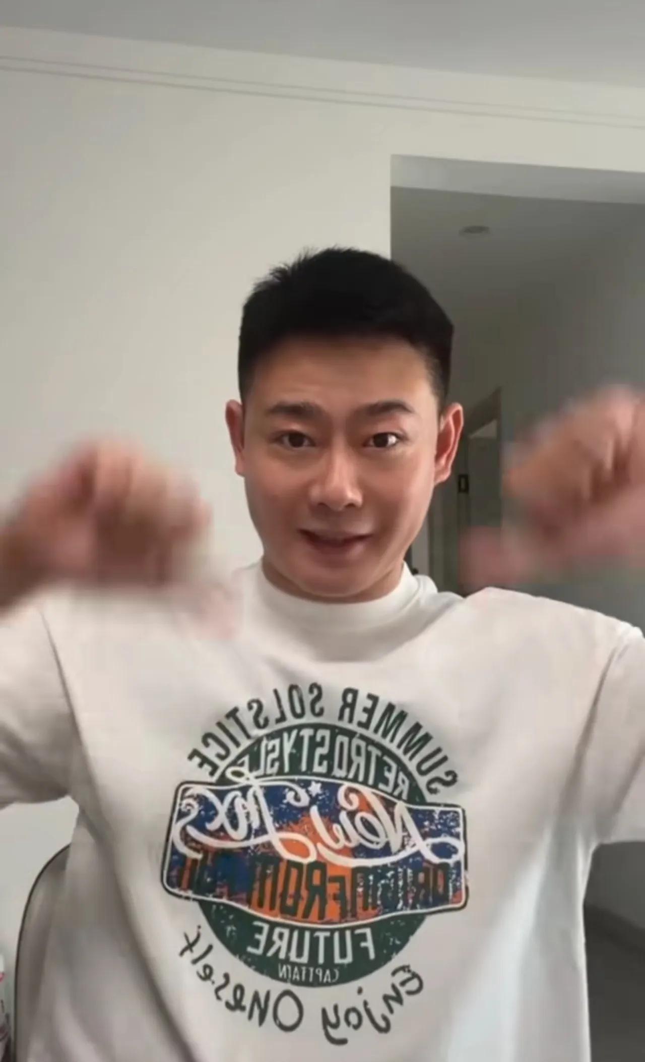 栾云平发个视频，跟一个小女孩做游戏。
小妮儿文静，大眼睛圆脸蛋，长得也好看，可大
