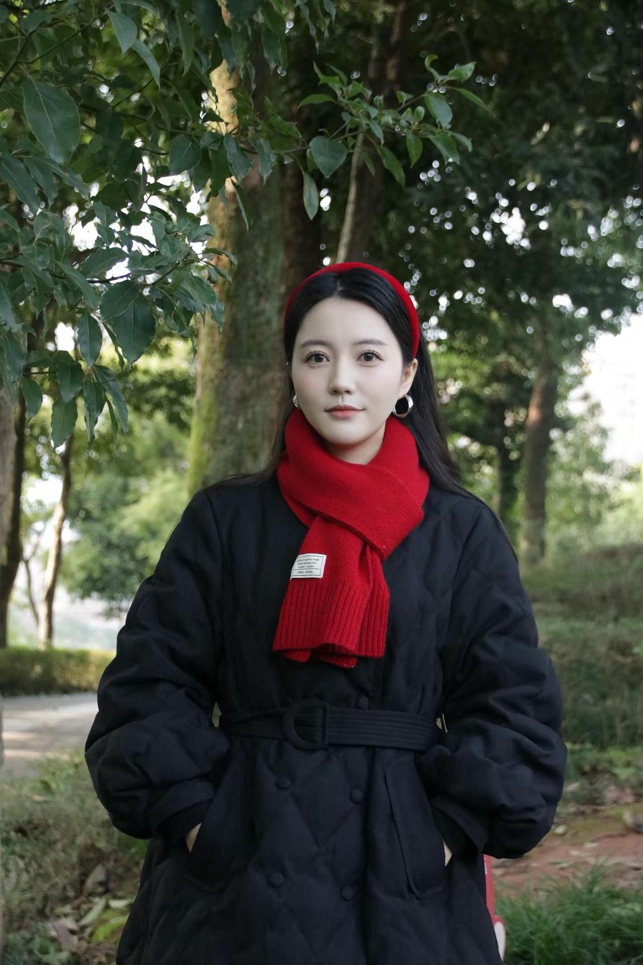 淡淡的就好 我知道人生不会太圆满 不奢求虚无   我只珍惜爱我的……