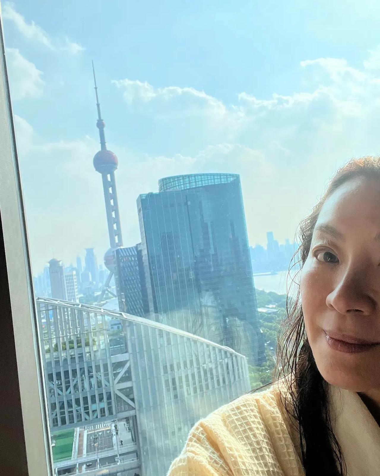 杨紫琼空降上海，酒店的贴心服务令人叹为观止！

6月8日晚，杨紫琼更新了个人社交