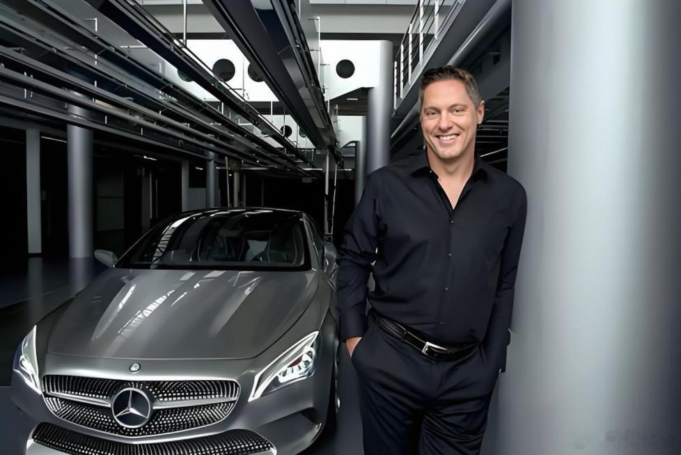 梅赛德斯-奔驰集团宣布现任首席设计官戈登·瓦格纳将于2026年1月31日正式离任