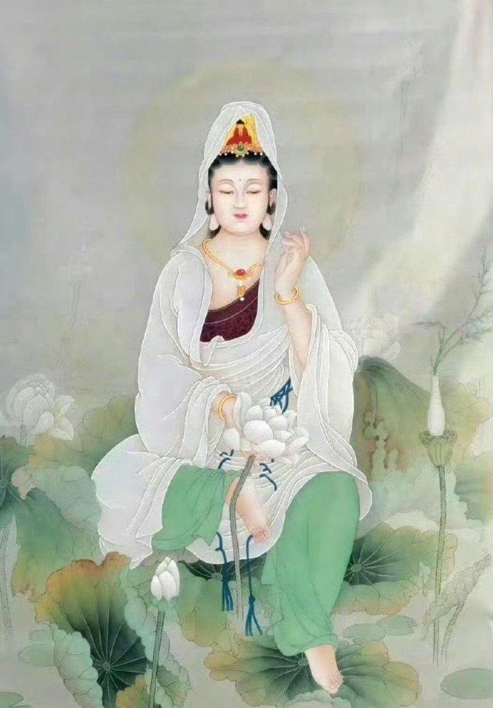 #不要盲目拜观世音菩萨#
这几年寺庙的香火比往年更加旺盛，很多年轻人都加入了拜菩