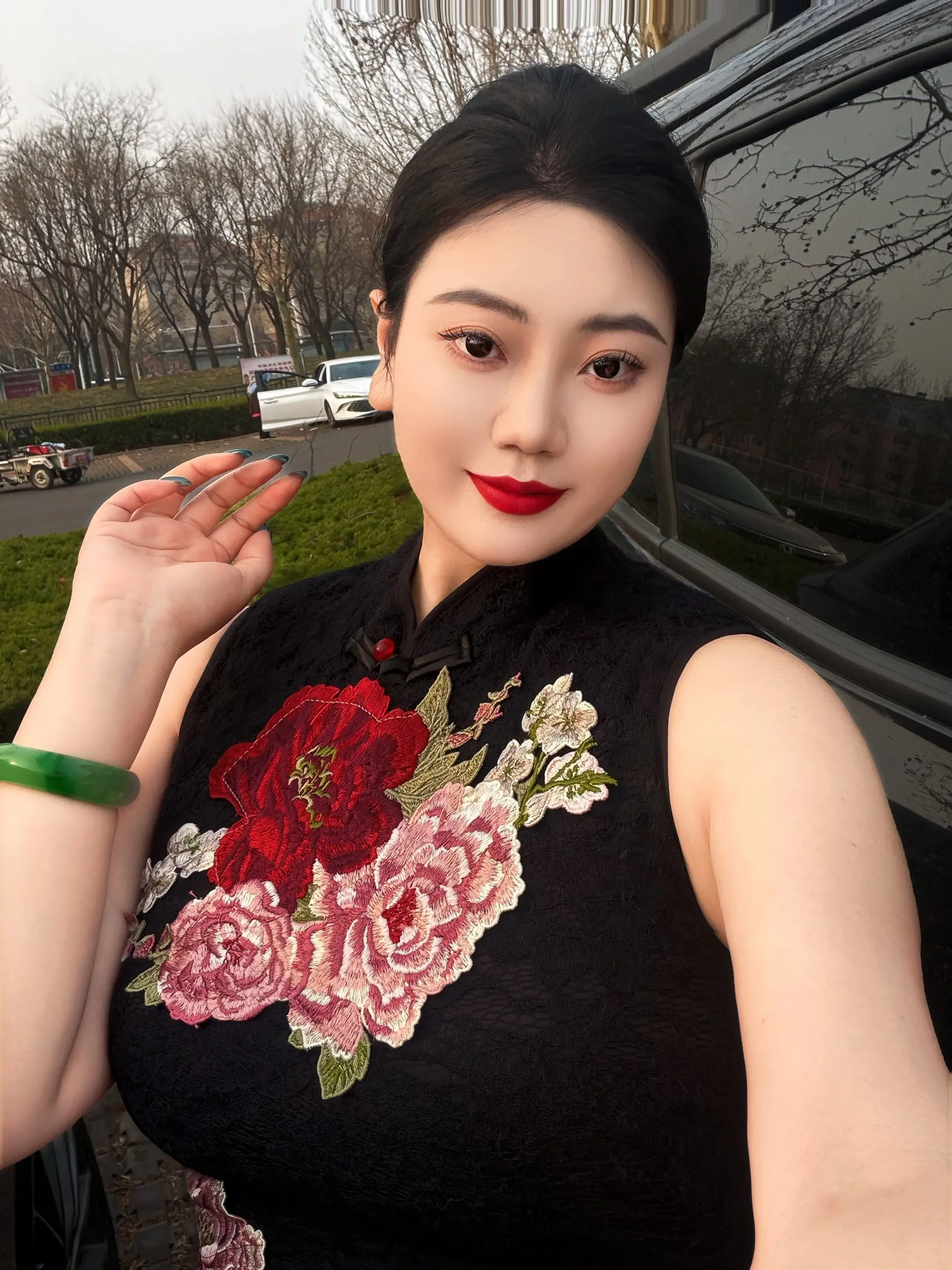 黑发红唇 中国女人