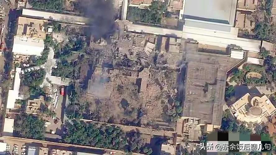 看看伊朗外长的话，多么天真且愚蠢！

伊朗外长阿拉格齐28日表示，颠覆伊朗政权不