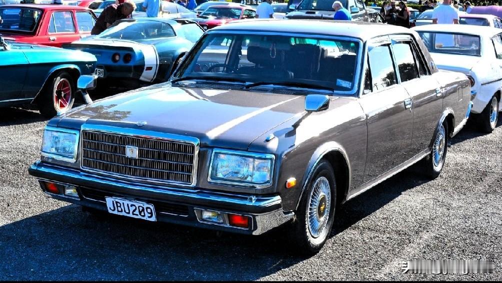 丰田世纪自1967年投产以来，如今已发展到第三代，每一代都更注重精湛工艺而非华丽