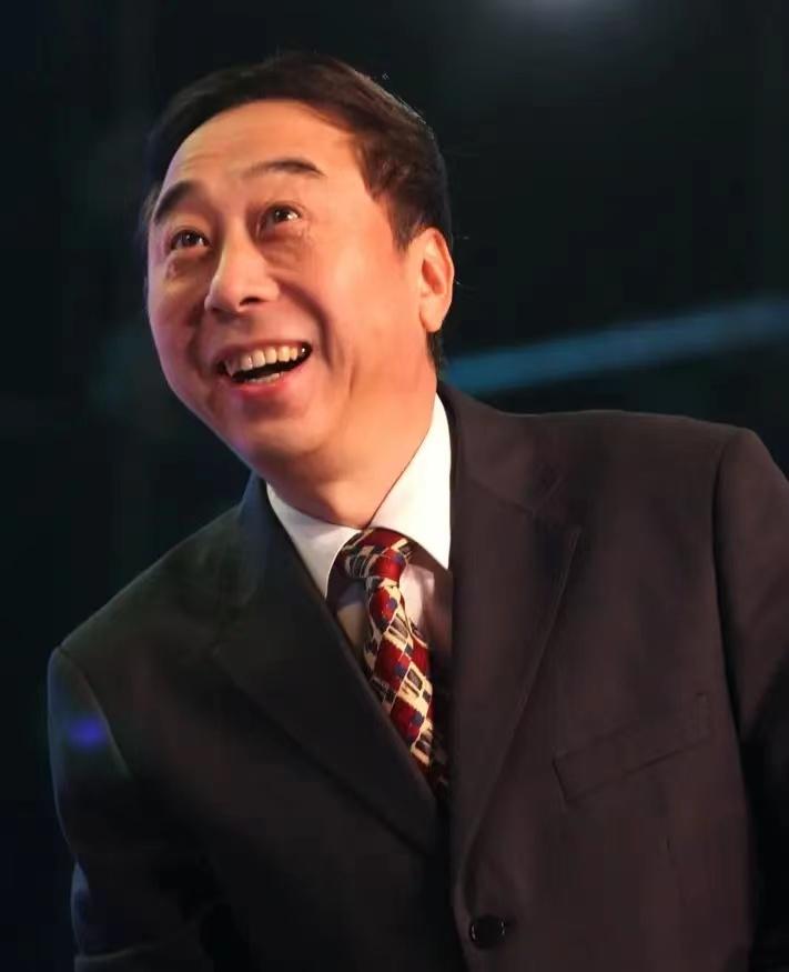 2004年，冯巩收到一封信：3天转我50万，否则我把咱俩的关系公布出去，让你身败