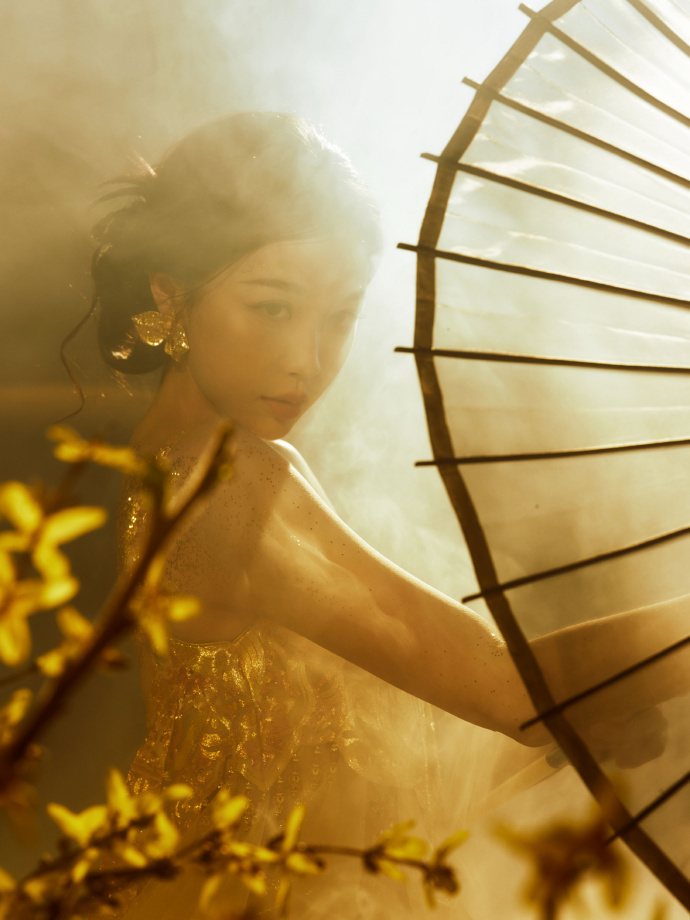 虞书欣瑶台笙乐风华织梦 国风遇上虞书欣，便是一场视觉盛宴。温柔、雅致、灵动、大气