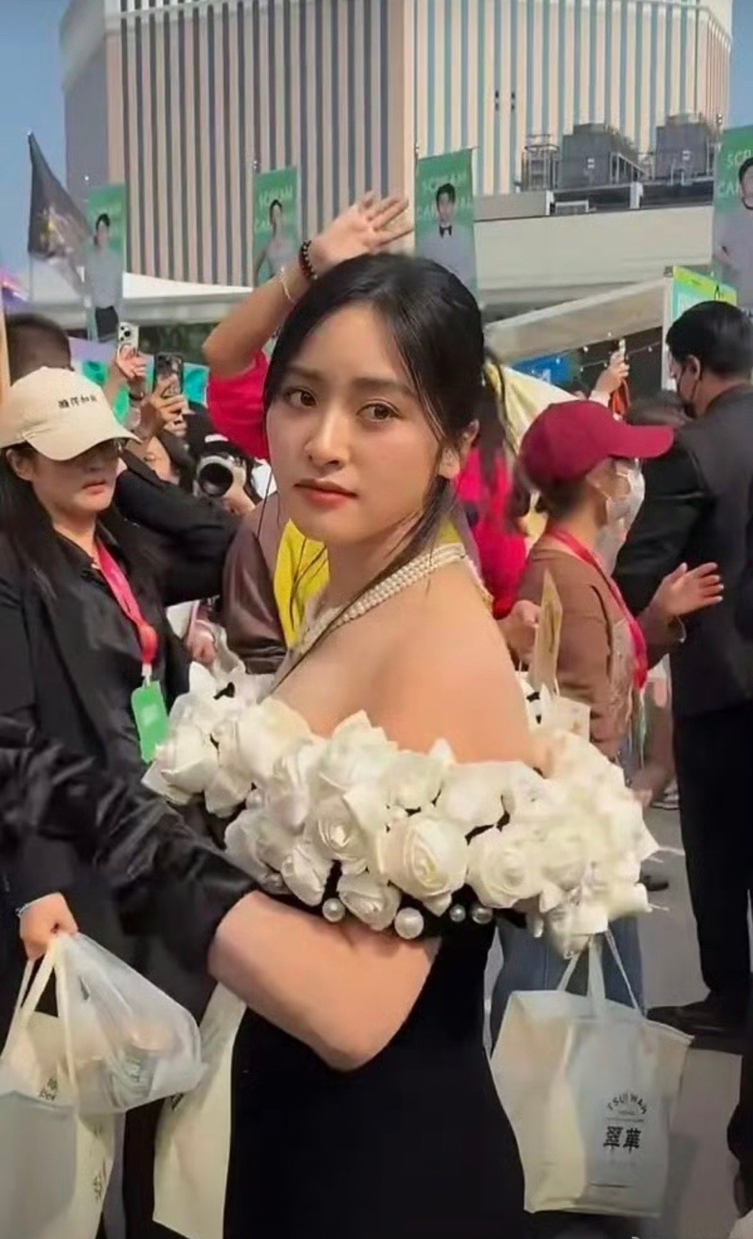 路人拍摄的沈月生图