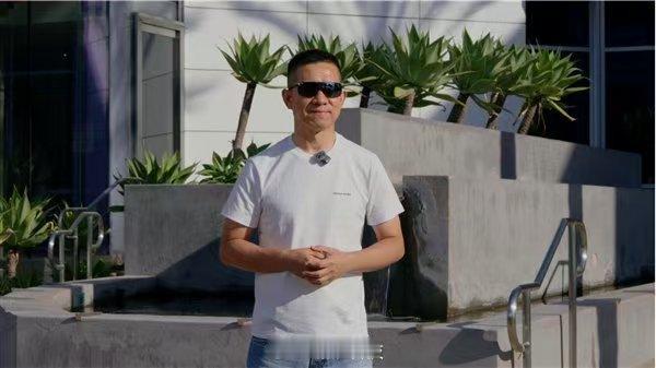 贾跃亭今天在社交平台发文，宣告FF机器人正式拉开第三季度战役的序幕。在他看来，Q