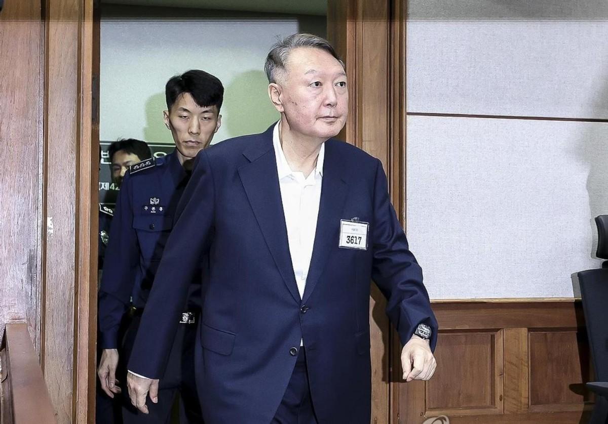 【韩国前总统尹锡悦又判了30年，没人觉得意外】
6月12日上午，首尔中央地方法院