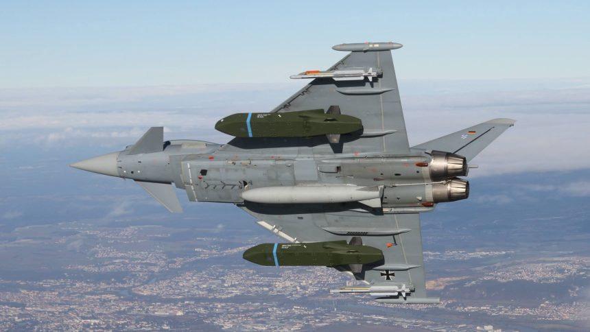 德国和瑞典最近联手干了件大事，他们要开始一起生产升级版的金牛座巡航导弹了。

这