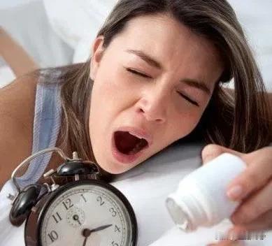 长期被失眠所困扰？家中必备这5个安眠药！

你们有没有经历过漫漫长夜，翻来覆去却