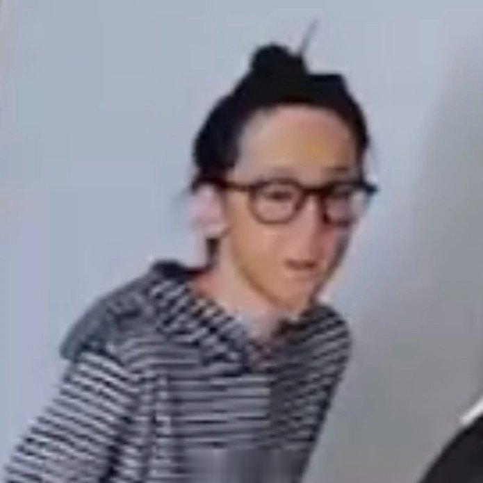 迪丽热巴看到会拉黑粉丝的图哈哈哈巴粉真的一帧一帧看！迪丽热巴：开庭的时候把你那破