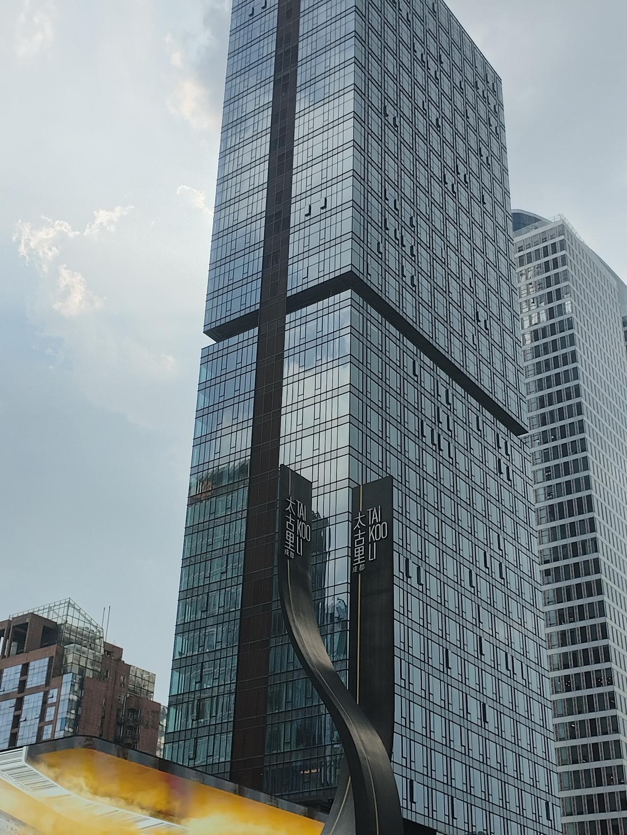 新加坡就法律制度完善这点值得学习，其他也一般般。