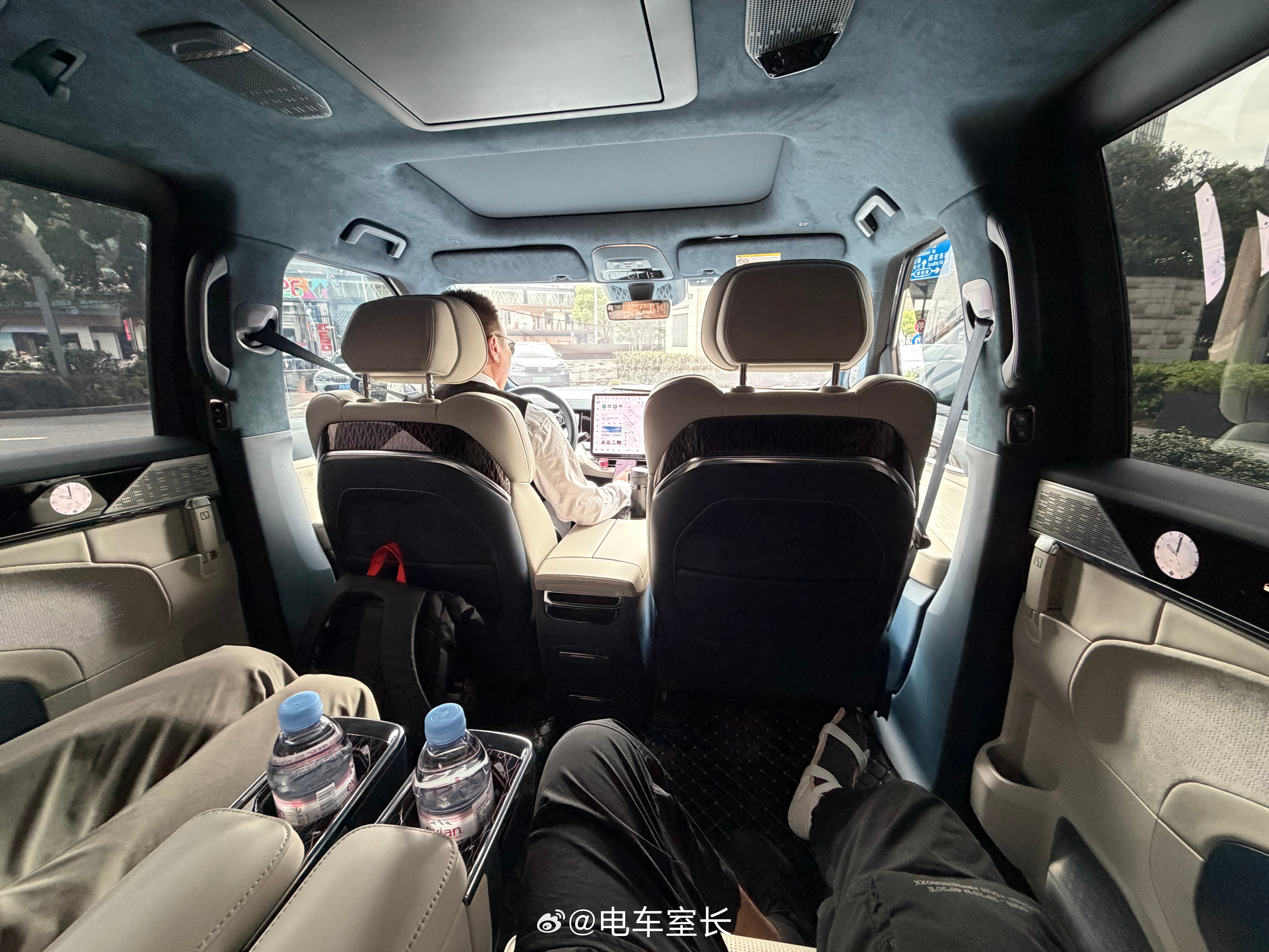 极氪9X五座版拍完了，这车28号10:00就要上市直接开卖，预计会比六座版的入手