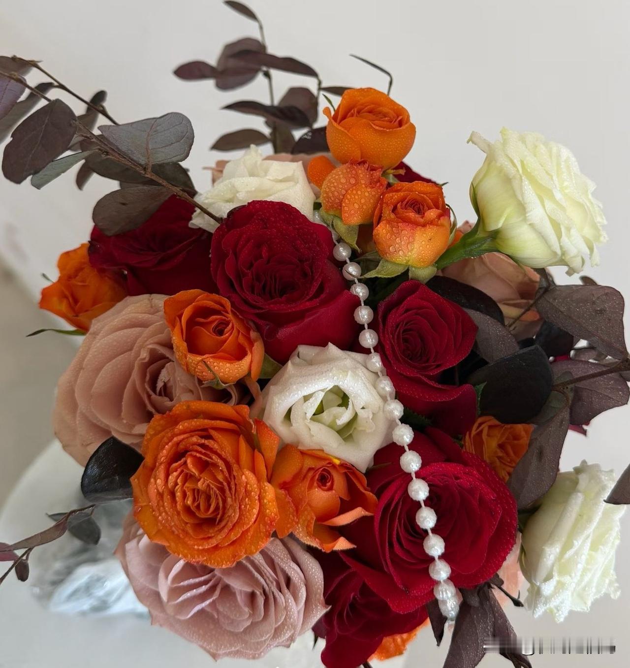 人要活得糊涂一点，快乐人生，是 一半清醒，一半糊涂。一半忙碌，一半休闲。人生难料