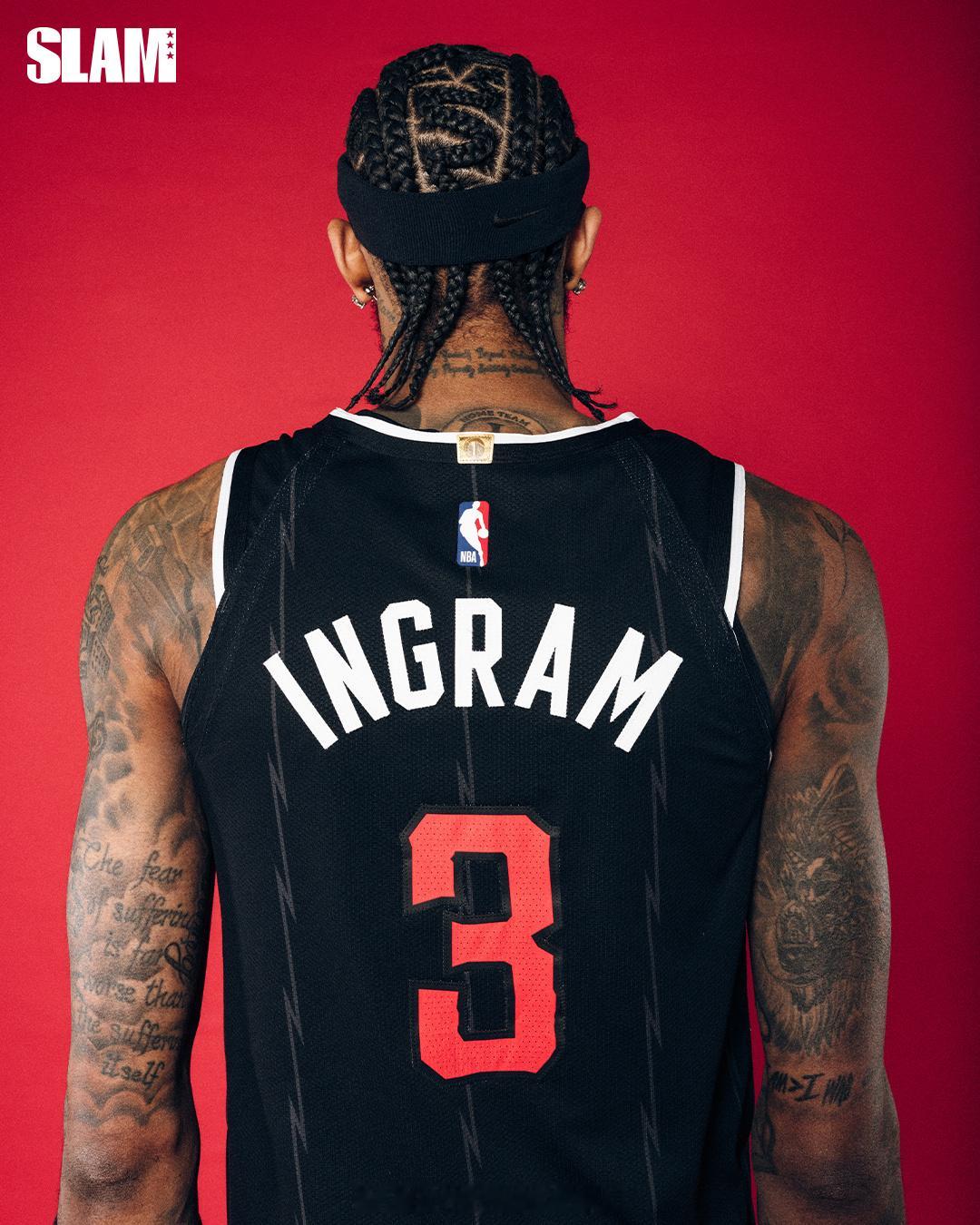 队友进全明星了、教练也进了、女朋友都进了，你没进，继续努力，打脸萧华狗。英格拉姆