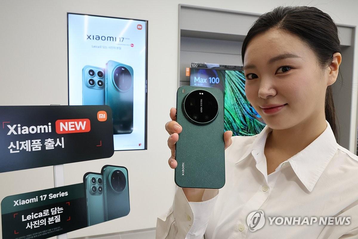 【小米17 Ultra在韩上市】3月3日，在位于首尔汝矣岛IFC购物中心的小米之