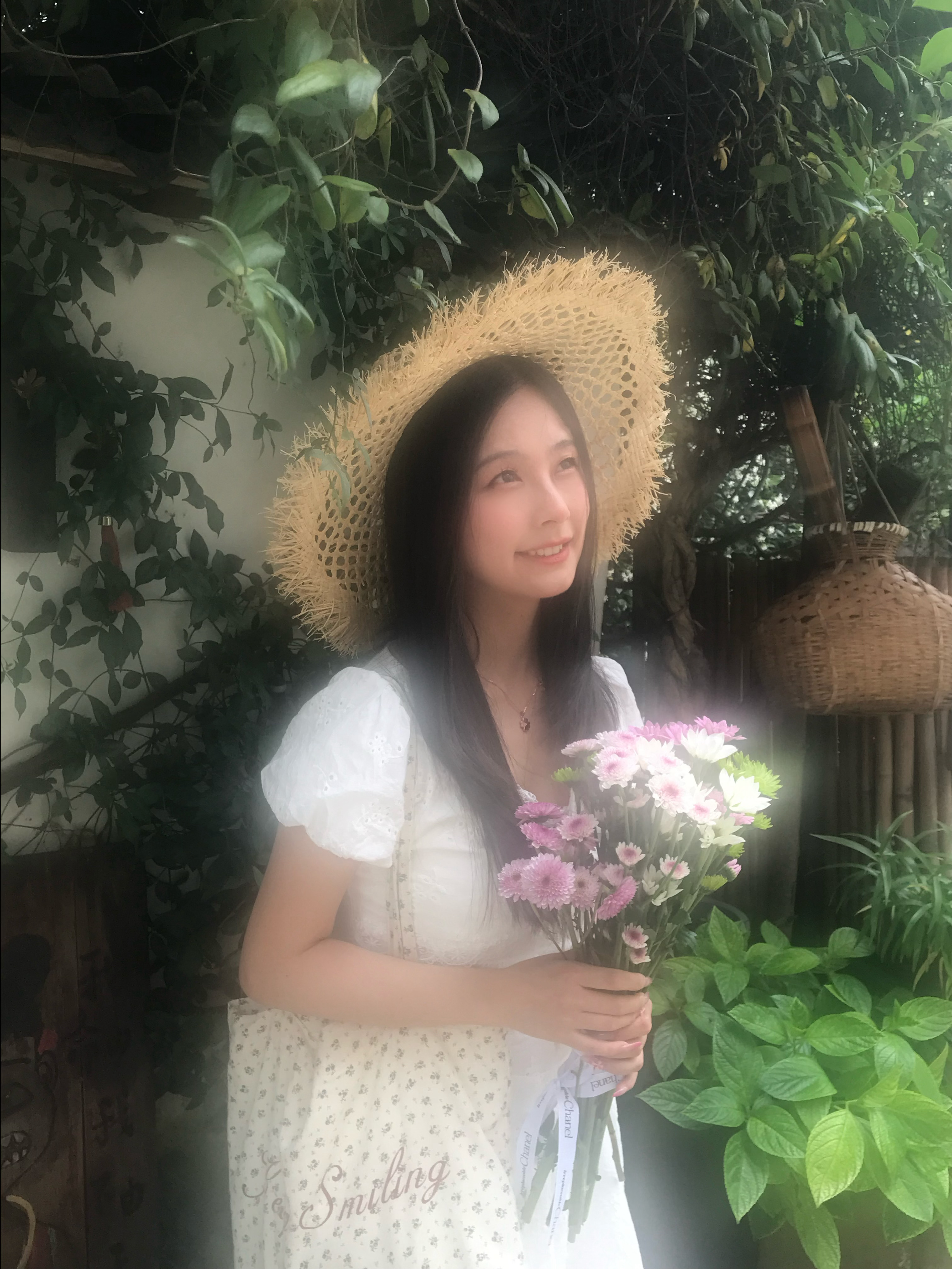 亲爱的 你要像欣赏花一样欣赏自己 