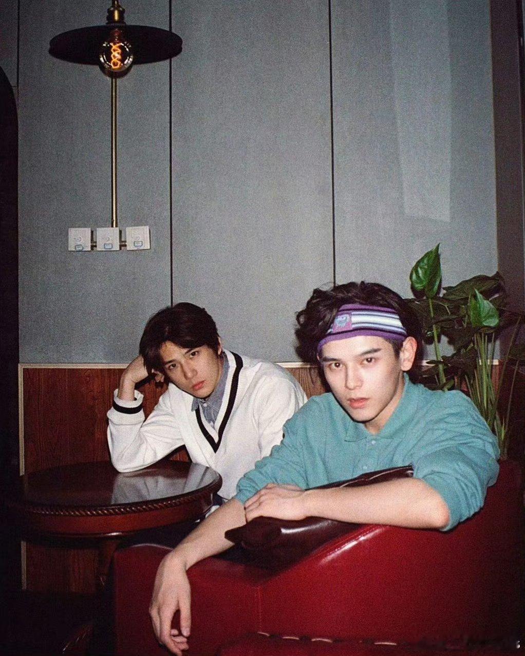 姚弛和王安宇的友谊也太好嗑了吧 好帅的两张脸，从没出道时认识到参加《明日之子》时