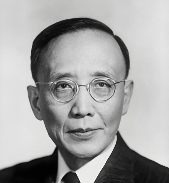 1978年，郭沫若因病去世不久，他妻子于立群突然自缢身亡。原来，她在整理丈夫遗物