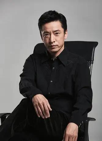 除夕夜！
中戏主任王鑫主动投案，真以为是“良心发现”？
分明是怕陈刚把他供出来！