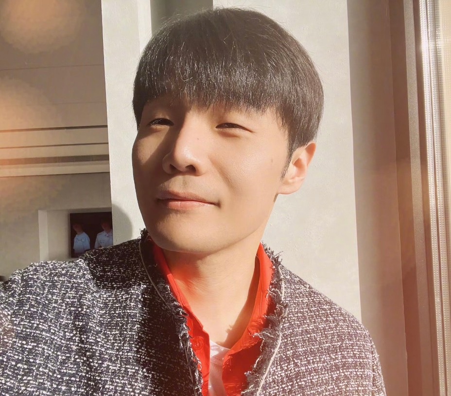 单依纯 李荣浩眼睛大小极致反差