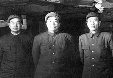1974年，彭德怀含冤逝世，曾叮嘱浦安修：一定要把金烟盒还给老邓！
彭德怀和邓华