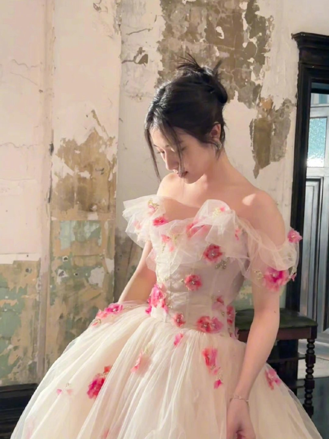 花里开出了个李兰迪这个李兰迪完全花仙子来的