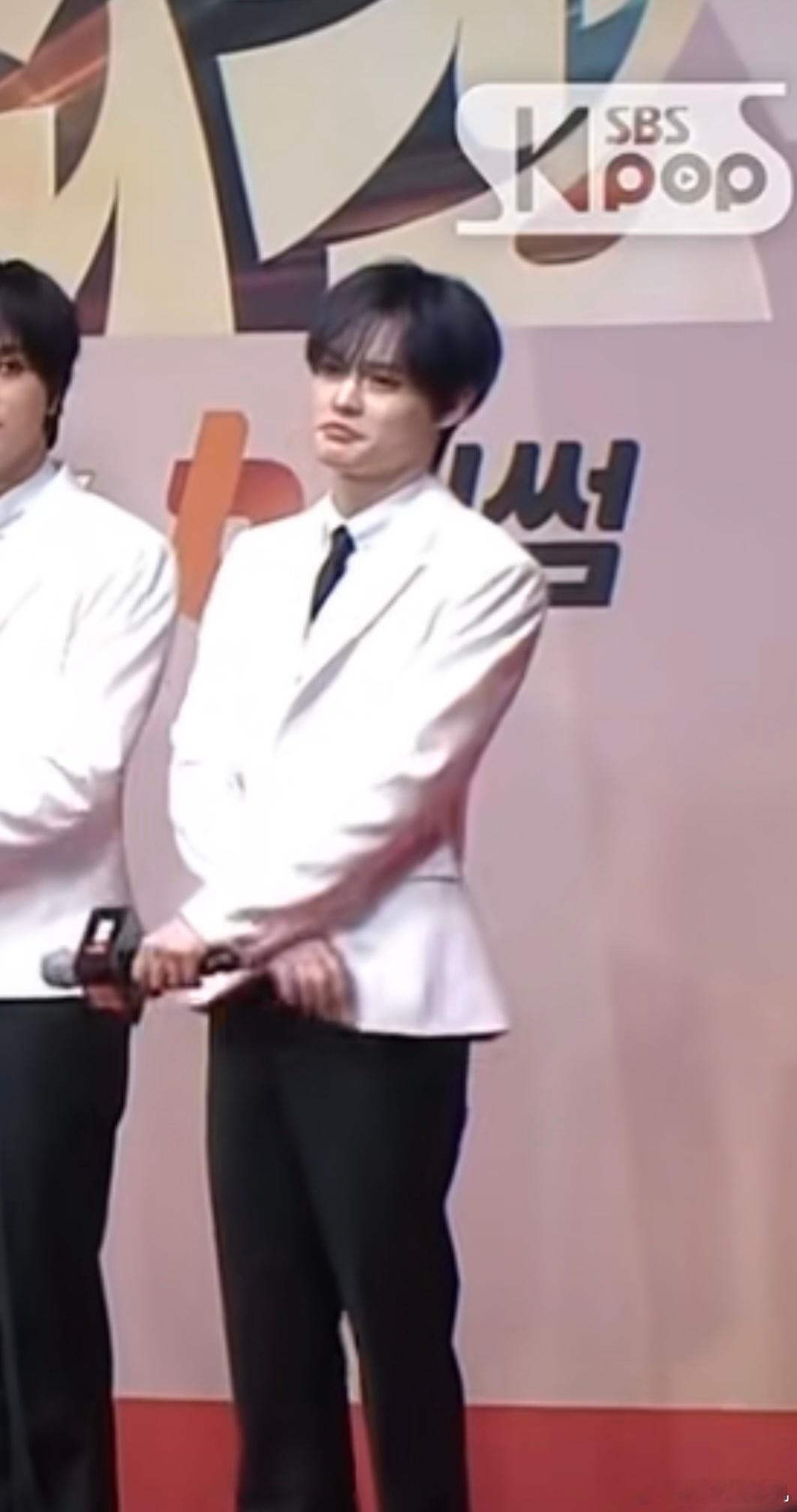 你跟我说这是男团成员吗 