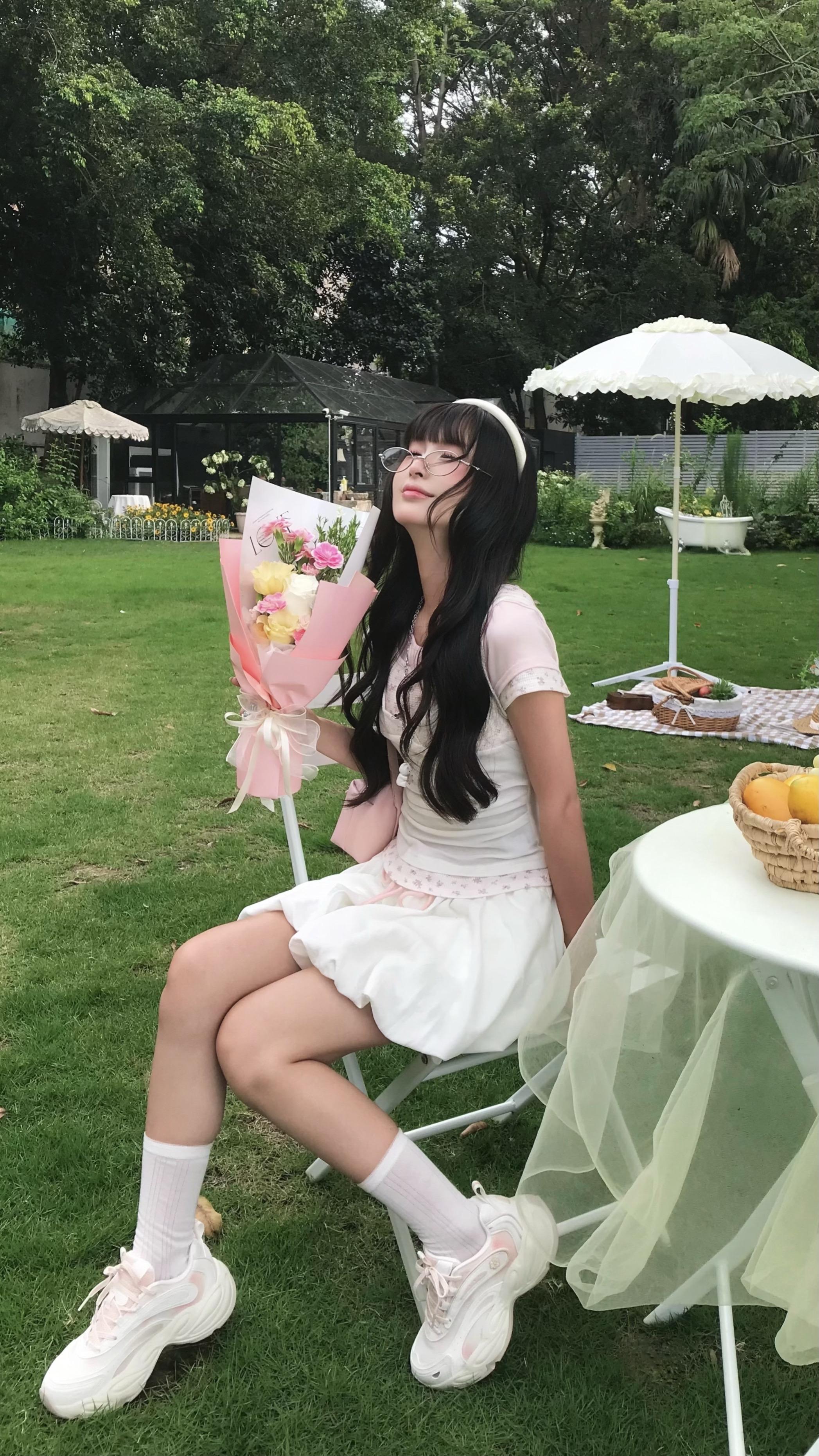 🌸 걸음에 꽃잎 °🌷.ೃ࿔。