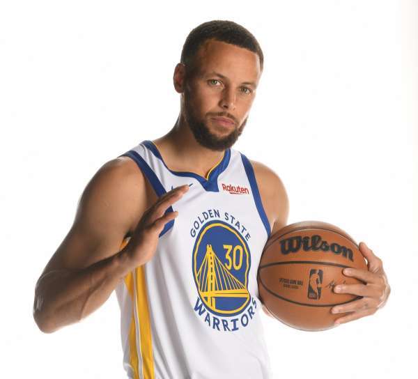 库里复出库里今日复出，将替补出战，上场时间不超过25分钟。这将是库里职业生涯中第