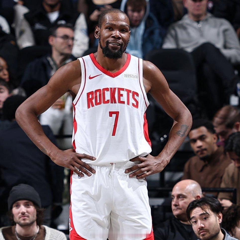 Bradeaux：“凯文-杜兰特目前以联盟第二的对手投篮命中率限制表现，同时交出