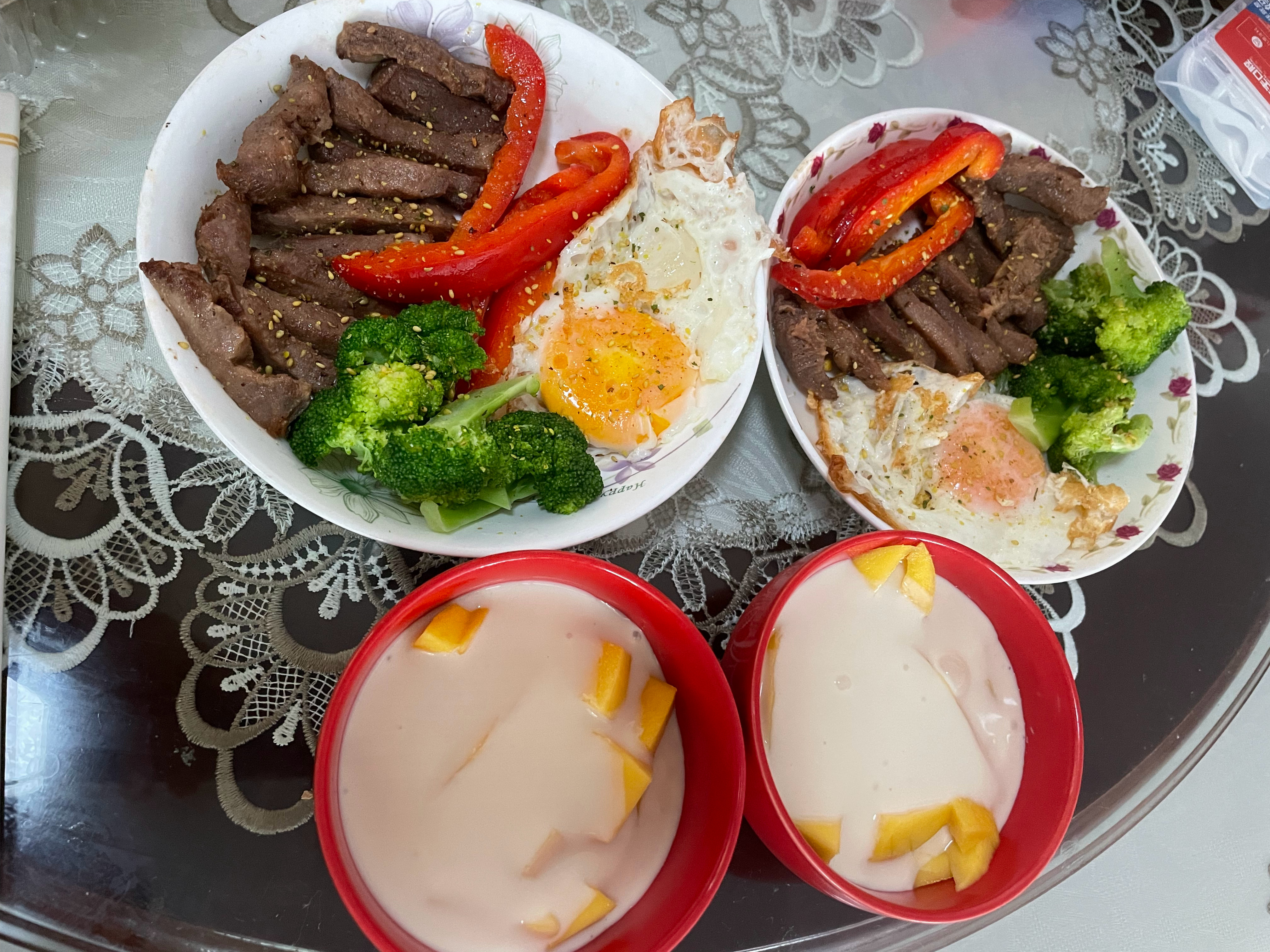 一日一食一记[超话]  新的一周，认真做个早餐哈，先喂眼睛👀，再喂嘴巴👄 ​