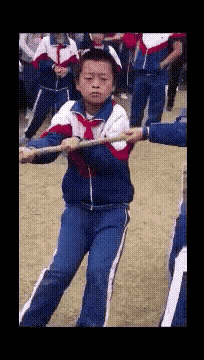 淡定小哥一看就有大将风度，不以物喜，不以己悲！