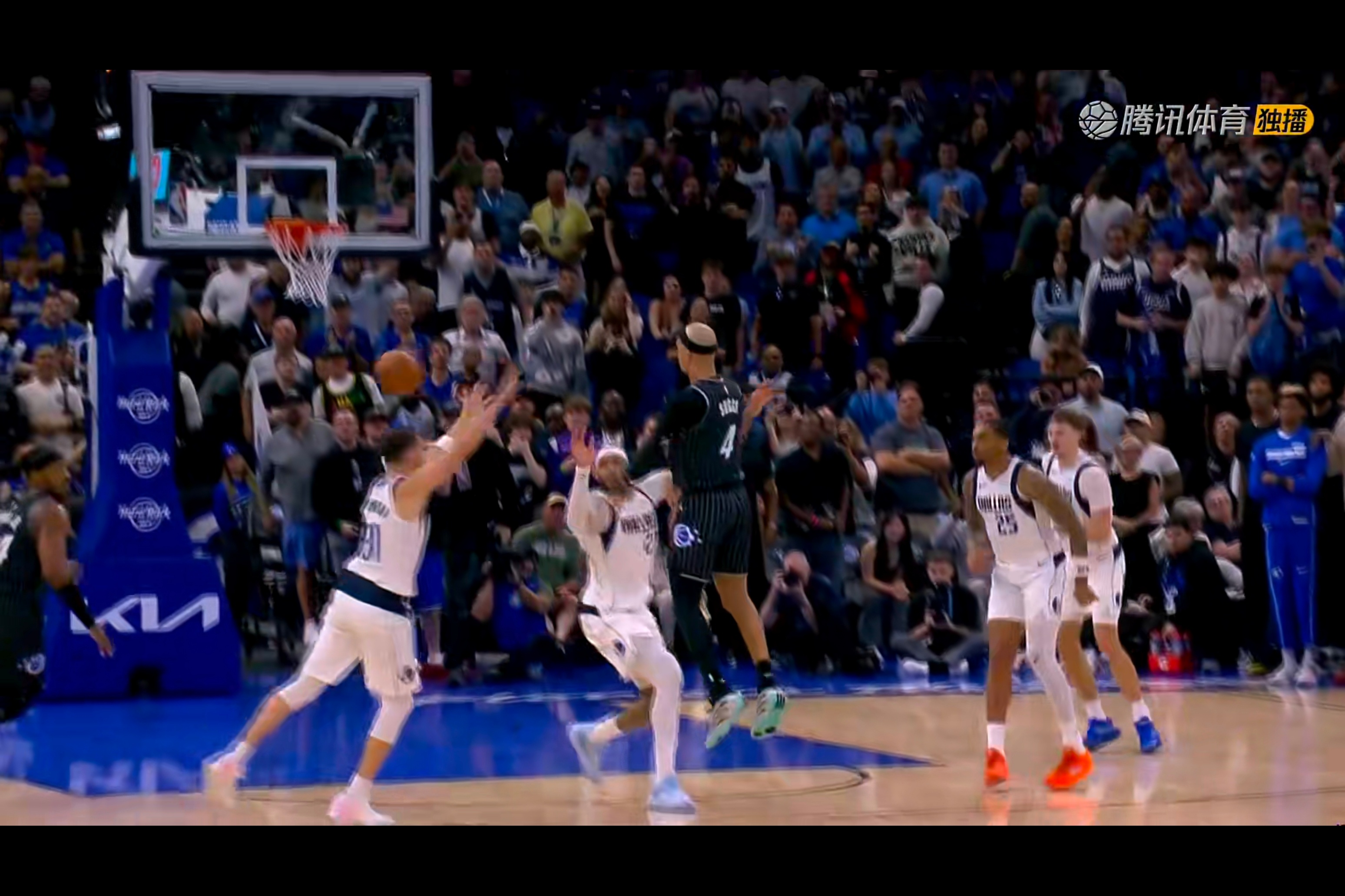 魔术关键时刻靠萨格斯的三分+助攻干死独行侠了要是没有班凯罗早赢了nba