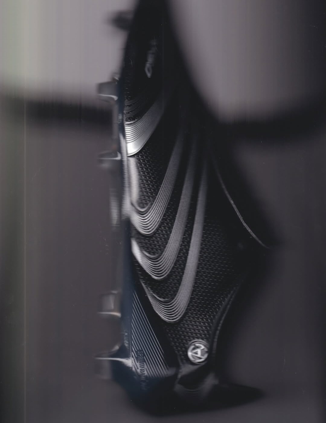 【拉法🇵🇹的新战靴】 来自SLAM JAM x 阿迪达斯 F50 Tunit